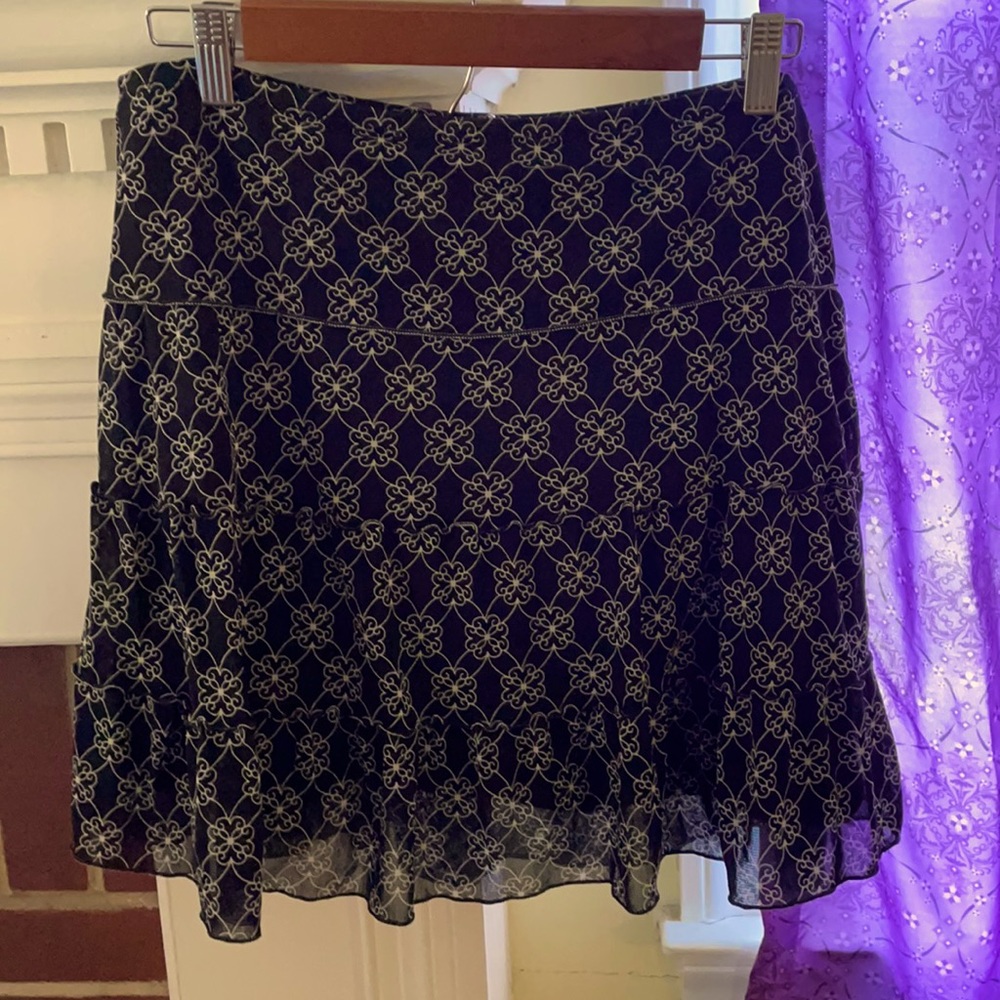 Classy patterned layered skirt